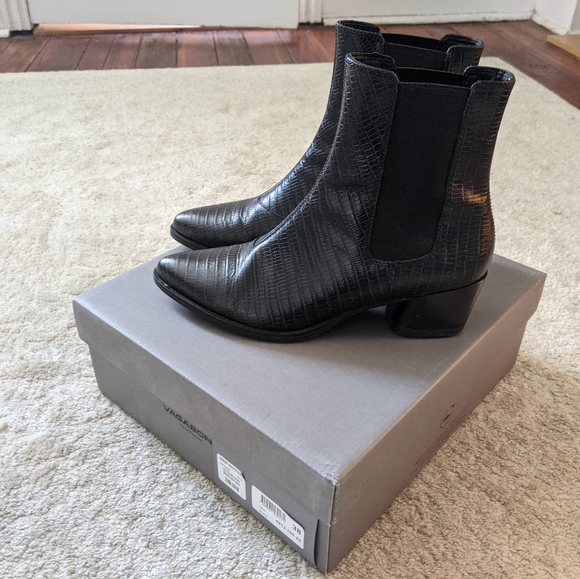 Black embossed Vagabond Lara boots, like new! - Picture 1 of 5